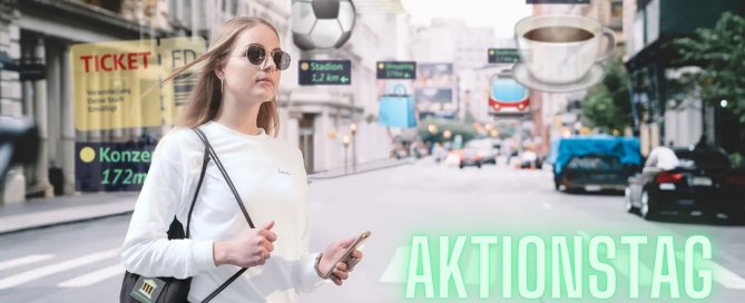 Titelbild des Aktionstages "für-freiwillige.de". Eine Frau mit Sonnenbrille geht über eine Straße, im Hintergrund mehrere Emojis als Symbol für die Kategorien Sport, Kultur, Essen und Trinken, ÖPNV.