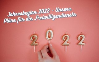Kerzen in Form von den Zahlen 2022
