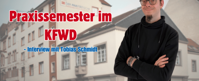 Praktikant Tobias vorm Haus der Parität.